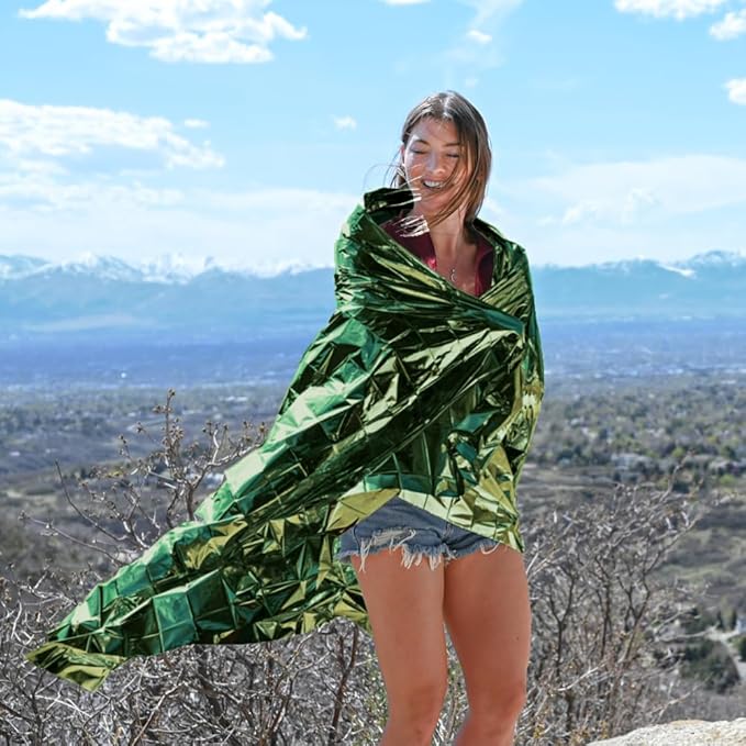 EVERLIT Survival Emergency Mylar Thermal Blankets -Space Blanket Survival kit Camping Blanket Perfect for First Aid, Outdoors, Hiking,Bug Out Bag,Marathons or First Aid (Forest Green)