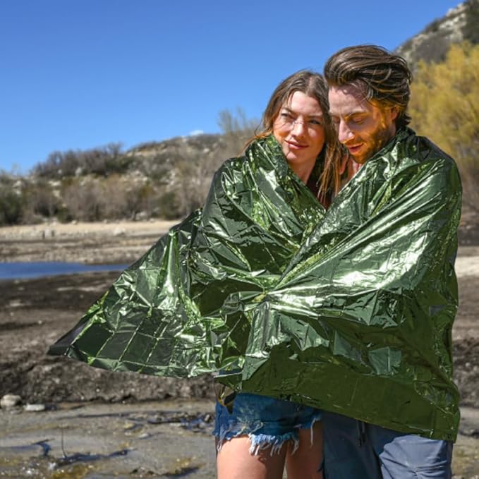 EVERLIT Survival Emergency Mylar Thermal Blankets -Space Blanket Survival kit Camping Blanket Perfect for First Aid, Outdoors, Hiking,Bug Out Bag,Marathons or First Aid (Forest Green)