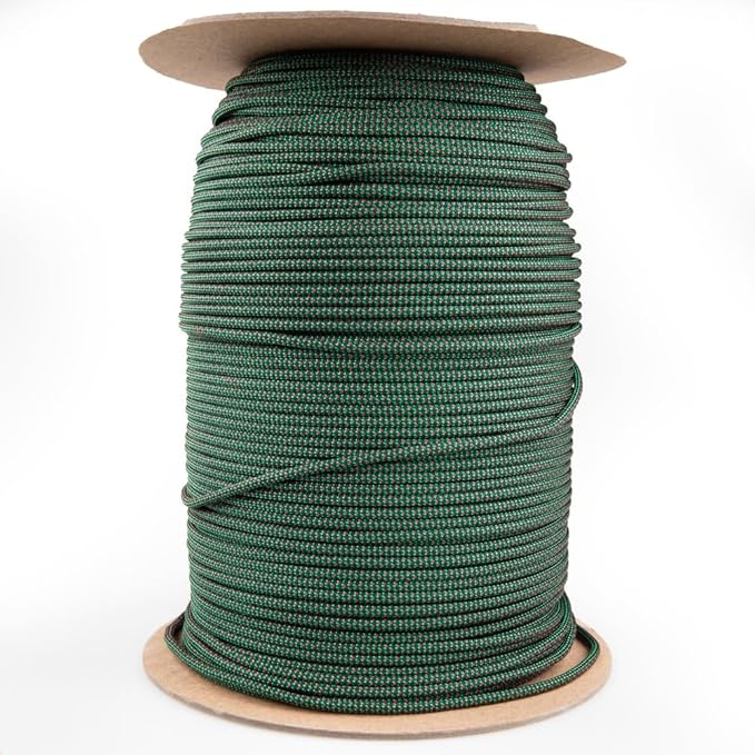 Paracord Planet Holiday Colors 550 Paracord – Great for DIY, Bracelets, and Lanyards – Mistletoe (25 Feet)