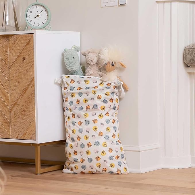 Bumkins Disney Waterproof Hanging Wet Bag Large for Baby, Laundry, Dirty Clothes, Travel, Swim Suit, Cloth Diapers, Pool, Towels, Daycare, Beach, Zip Reusable Bag, Vacation Packing, XL Winnie the Pooh